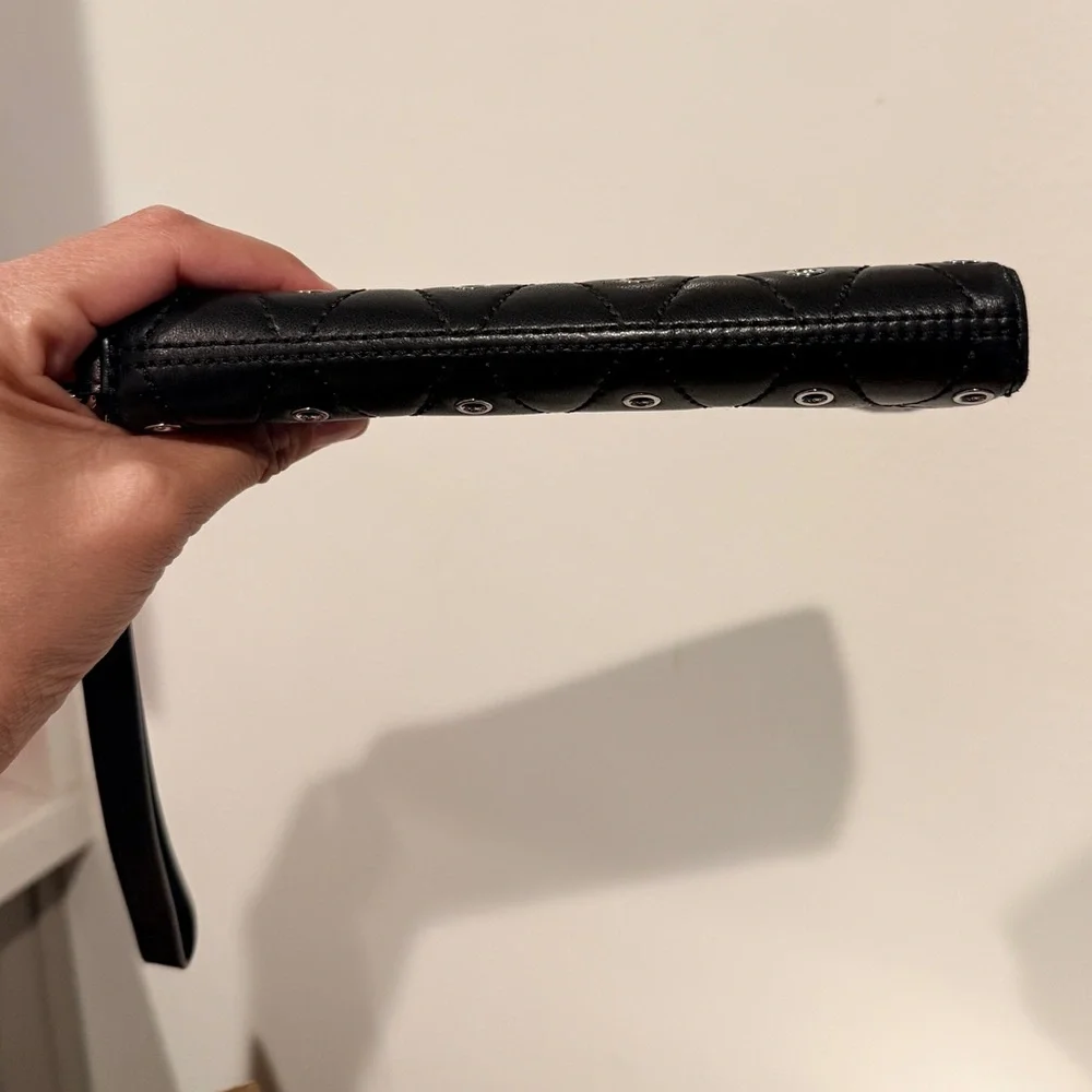 Michael Kors Black Diamond Quilted Leather Flat Smartphone Wristlet - Picture 4 of 5